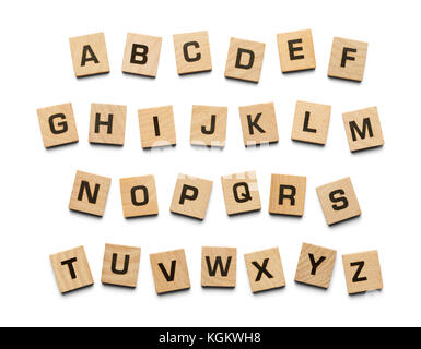 Alphabet aus Holz Fliesen auf einem weißen Hintergrund. Stockfoto