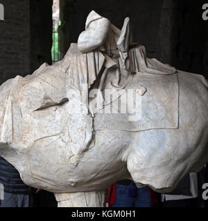 ROM, ITALIEN - 01. OKTOBER 2017: Kolosseum, Kolosseum oder Koloseo, Reiterdenkmal Stockfoto