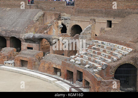 ROMA, Italien - 01. OKTOBER 2017: Kolosseum, Kolosseum oder Coloseo, Flavischen Amphitheater der Größte, der je gebaut wurde, Symbol der alten Roma Stadt im Römischen Reich. Stockfoto