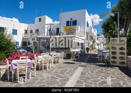 Kneipe, Restaurant in der Altstadt von Parikia, Paros, Kykladen, Ägäis, Griechenland Stockfoto