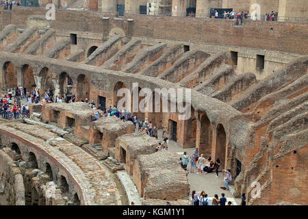 Roma, Italien - 01. Oktober 2017: Kolosseum, Kolosseum oder coloseo, flavischen Amphitheater der Größte, der je gebaut wurde, Symbol der alten Roma Stadt im römischen Reich. Stockfoto