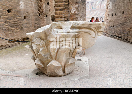 ROMA, Italien - 01. OKTOBER 2017: Kolosseum, Kolosseum oder Coloseo, Flavischen Amphitheater der Größte, der je gebaut wurde, Symbol der alten Roma Stadt im Römischen Reich. Stockfoto