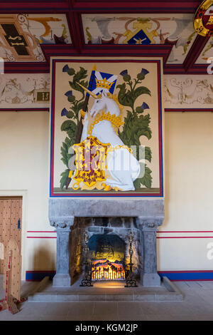 Kamin im King's Schlafzimmer im Royal Palace in Stirling Castle in Stirling, Schottland, Großbritannien. Stockfoto