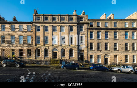 Zeile der Georgischen Reihenhäuser Reihenhäuser in der New Town von Edinburgh, Schottland, Vereinigtes Königreich. Stockfoto