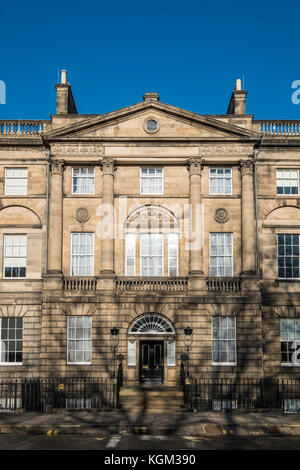 Außenansicht des Bute Haus in Charlotte Square, die offizielle Residenz des Ersten Minister Nicola Sturgeon in Edinburgh, Schottland, Vereinigtes Königreich. Stockfoto