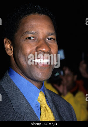 Denzel Washington fotografierte am 28. Oktober 1999 bei der Premiere von "The Bone Collector" im Ziegelfeld Theatre in New York City. Kredit: RTSpellman / MediaPunch Stockfoto