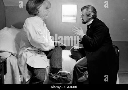 The Elephant Man (1980), John Hurt, Anthony Hopkins Datum: 1980 Stockfoto