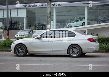 Chiang Mai, Thailand - 14. Oktober 2017: mit dem eigenen Auto. bmw 320d. Foto auf der straße Nr. 1001 etwa 8 km von der Innenstadt von Chiang Mai, Thailand. Stockfoto