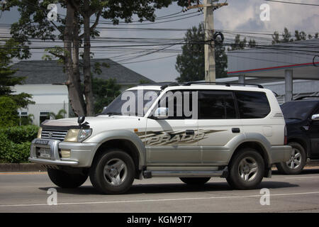 Chiang Mai, Thailand - 14. Oktober 2017: private suv-Auto, Toyota Prado. Auf der Straße Nr. 1001, 8 km von Chiangmai. Stockfoto