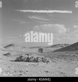 Ice Cold in Alex (1957) Datum: 1957 Stockfoto