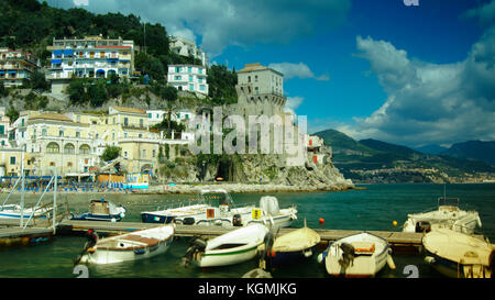 Schöne Aussicht auf Cetara, Amalfiküste, Italien Stockfoto