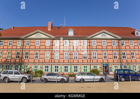 Farbenfrohe Polizeistation im historischen Zentrum von Wernigerode, Deutschland Stockfoto