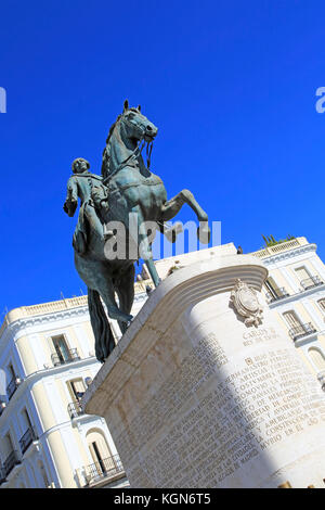 Reiterstandbild König Carlos III, Plaza de La Puerta del Sol, das Stadtzentrum von Madrid, Spanien Stockfoto