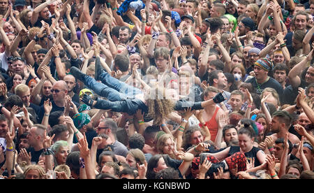 Kostrzyn, Polen - 05. August 2017: Menschen Spaß an einem Konzert während der 23 Woodstock Festival in Polen. Stockfoto