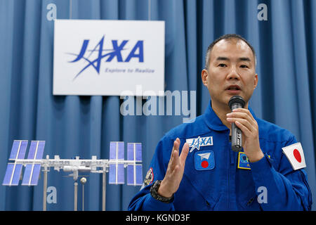 Der japanische Astronaut Soichi Noguchi spricht während einer Pressekonferenz im Büro der Japan Aerospace Exploration Agency (JAXA) in Tokio am 9. November 2017 in Japan. JAXA gab bekannt, dass er ab Ende 2019 an einer sechsmonatigen Mission an Bord der Internationalen Raumstation (ISS) teilnehmen wird, deren Training am 20. November beginnt. Quelle: Rodrigo Reyes Marin/AFLO/Alamy Live News Stockfoto