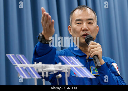 Der japanische Astronaut Soichi Noguchi spricht während einer Pressekonferenz im Büro der Japan Aerospace Exploration Agency (JAXA) in Tokio am 9. November 2017 in Japan. JAXA gab bekannt, dass er ab Ende 2019 an einer sechsmonatigen Mission an Bord der Internationalen Raumstation (ISS) teilnehmen wird, deren Training am 20. November beginnt. Quelle: Rodrigo Reyes Marin/AFLO/Alamy Live News Stockfoto