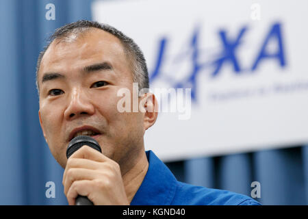 Der japanische Astronaut Soichi Noguchi spricht während einer Pressekonferenz im Büro der Japan Aerospace Exploration Agency (JAXA) in Tokio am 9. November 2017 in Japan. JAXA gab bekannt, dass er ab Ende 2019 an einer sechsmonatigen Mission an Bord der Internationalen Raumstation (ISS) teilnehmen wird, deren Training am 20. November beginnt. Quelle: Rodrigo Reyes Marin/AFLO/Alamy Live News Stockfoto