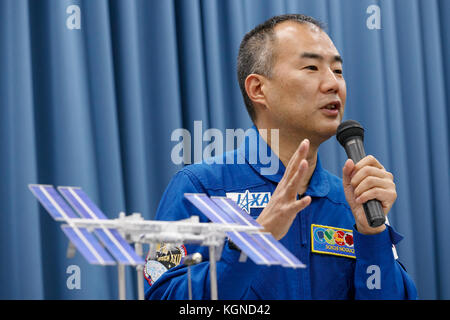Der japanische Astronaut Soichi Noguchi spricht während einer Pressekonferenz im Büro der Japan Aerospace Exploration Agency (JAXA) in Tokio am 9. November 2017 in Japan. JAXA gab bekannt, dass er ab Ende 2019 an einer sechsmonatigen Mission an Bord der Internationalen Raumstation (ISS) teilnehmen wird, deren Training am 20. November beginnt. Quelle: Rodrigo Reyes Marin/AFLO/Alamy Live News Stockfoto