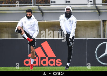 Emre CAN (Deutschland) (L) und Antonio Ruediger (Deutschland) GES/ Fussball/ DFB-Training, Berlin, 09.11.2017 Fußball / Fußball: Training der deutschen Nationalmannschaft, Berlin, 09. November 2017 |Einsatz weltweit Stockfoto