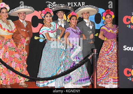 Los Angeles, Kalifornien, USA. November 2017. 8. November 2017 - Los Angeles, Kalifornien USA - Atmosphäre bei der „Coco“-Premiere im El Capitan Theater, Hollywood, Los Angeles CA. Quelle: Paul Fenton/ZUMA Wire/Alamy Live News Stockfoto