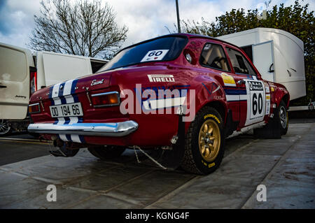 Leominster, Großbritannien. 09 Nov, 2017. Die extra großen Schmutzfänger dieser Ford Escort Rally Car nach oben gehalten werden von zusätzlichen Verschleiß in Leominster am 9. November 2017 Kredit zu schützen: Jim Holz/alamy leben Nachrichten Stockfoto