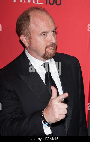 New York, USA. März 2012. Louis C.K. besucht die ZEIT 100 Gala, DIE 100 Einflussreichsten Menschen Der Welt im Jazz im Lincoln Center am 24. April 2012 in New York City. Kredit: Erik Pendzich Credit: Erik Pendzich/Alamy Live News Stockfoto