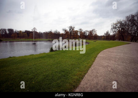 Prag, Tschechische Republik. November 2017. Herbst im rekonstruierten Prager Park Stromovka (Königliches Wildreservat), Prag, Tschechische Republik, 10. November 2017. Quelle: Katerina Sulova/CTK Photo/Alamy Live News Stockfoto