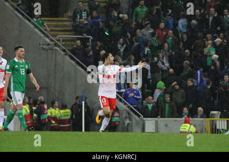 Windsor Park, Belfast, Nordirland. 09 Nov, 2017. 2018 World Cup Qualifying Play-Off (erste Etappe) - Nordirland 0 Schweiz 1. Ricardo Rodriguez (13) feiert sein Ziel für die Schweiz. Quelle: David Hunter/Alamy leben Nachrichten Stockfoto