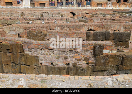 ROMA, Italien - 01. OKTOBER 2017: Kolosseum, Kolosseum oder Coloseo, Flavischen Amphitheater der Größte, der je gebaut wurde, Symbol der alten Roma Stadt im Römischen Reich. Stockfoto