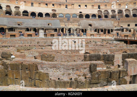 ROMA, Italien - 01. OKTOBER 2017: Kolosseum, Kolosseum oder Coloseo, Flavischen Amphitheater der Größte, der je gebaut wurde, Symbol der alten Roma Stadt im Römischen Reich. Stockfoto