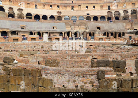 Roma, Italien - 01. Oktober 2017: Kolosseum, Kolosseum oder coloseo, flavischen Amphitheater der Größte, der je gebaut wurde, Symbol der alten Roma Stadt im römischen Reich. Stockfoto