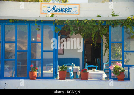 Taverne in der Altstadt von Parikia, Paros, Kykladen, Ägäis, Griechenland Stockfoto