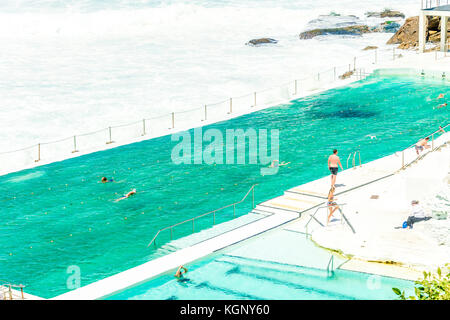 Bondi Bäder Home des legendären Bondi Icebergs Swimming Club liegt am südlichen Ende des Bondi Beach in Sydney, NSW, Australien Stockfoto