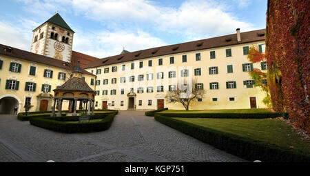 Varna (BZ) ita 2 November 2017: Kloster Neustift, Südtirol, Brixen, Italien. die Augustiner Chorherren Kloster Neustift. Stockfoto