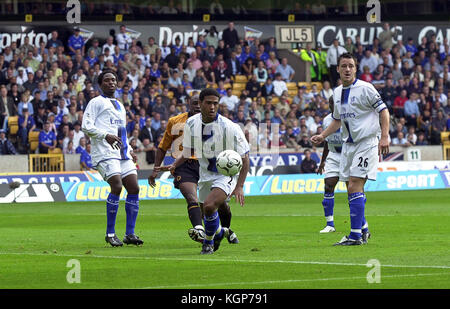 Footballer Celestine Babayaro, Glen Johnson, John Terry Wolverhampton Wanderers v Chelsea 20. September 2003 Stockfoto