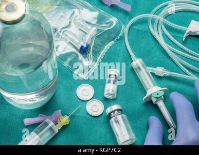 Arzt vorbereiten Medikamente zu injizieren, konzeptionelle Bild Stockfoto