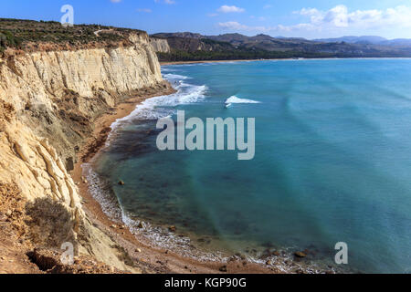 Blick auf den Strand von Eraclea Minoa und die Klippe (Agrigento, Italien) Stockfoto