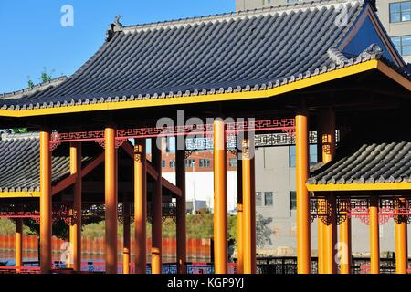 Chinesische Pagode in Ping Tom Memorial Park in Chicagos Chinatown Nachbarschaft. Chicago, Illinois, USA. Stockfoto