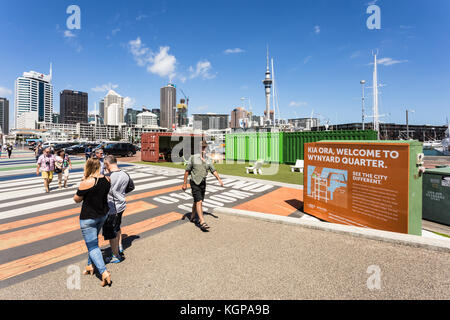 Auckland, Neuseeland - 22. Februar 2017: Die Menschen in den Wynyard Viertel entfernt, Auckland's neueste und tendy waterfront Neighborhood in Neuseeland lar Stockfoto