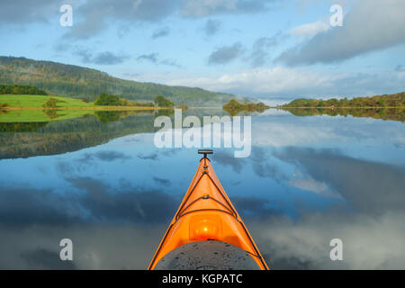 Kajakfahren auf dem Loch Ken, Dumfries and Galloway, Schottland Stockfoto