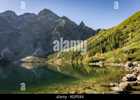 Morskie Oko See im Herbst. Tatra. Polen Stockfoto