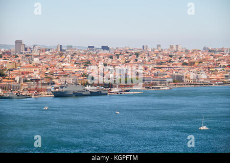 Lissabon, Portugal - Juli 02, 2016: der Blick auf Lissabon Hauptstadt auf dem rechten Ufer des Tejo. Lissabon Portugal Stockfoto