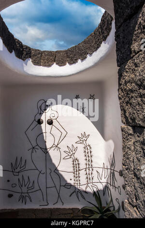 Eingang zur Damentoilette, Jardin de Cactus. Cactus Garden von Cesar Manrique, Risco de las Nieves Range, Guatiza. Lanzarote Island. Kana Stockfoto