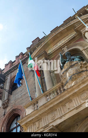 Sitzende Statue des Hl. Petronius, Bologna, Italien. Stockfoto