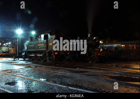 4566 und 7812 ' erlestoke Manor' bei bridgnorth Schuppen. Severn Valley Railway. Stockfoto