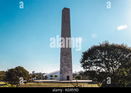 Foto von Obelisk im Park Ibirapuera Sao Paulo, Brasilien (Brasil) Stockfoto