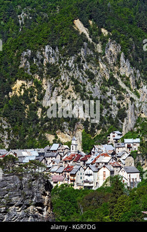 Alpes-Maritimes (06), Parc National du Mercantour. Vallée du Haut-Var. Le Village de Péone // Frankreich Alpes-Maritimes (06), Nationalpark Mercantour, V Stockfoto