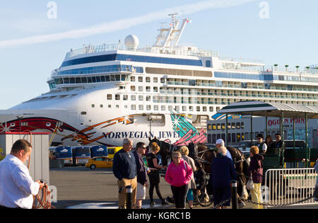 Das Kreuzfahrtschiff Norwegian Jewel angedockt in Victoria, BC, Kanada. Stockfoto