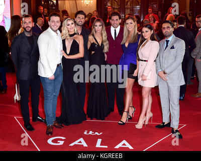 Die Besetzung des einzigen Weges ist Essex, der an der ITV-Gala im Londoner Palladium teilnimmt. Bilddatum: Donnerstag, 9. November 2017. Siehe PA Story SHOWBIZ ITV. Das Foto sollte lauten: Ian West/PA Wire. Stockfoto