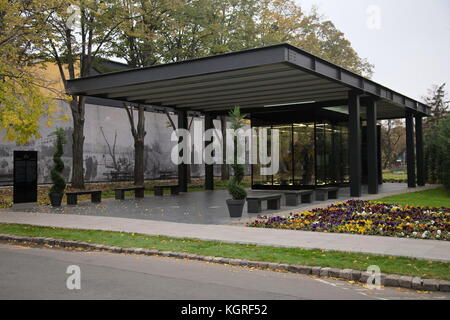 Kerepesi Friedhof (Kerepesi temető úti oder Kerepesi temető, offizieller Name: Fiumei úti Nemzeti sírkert, d. h. 'Fiume Straße nationalen Friedhof') - Skulptur Stockfoto